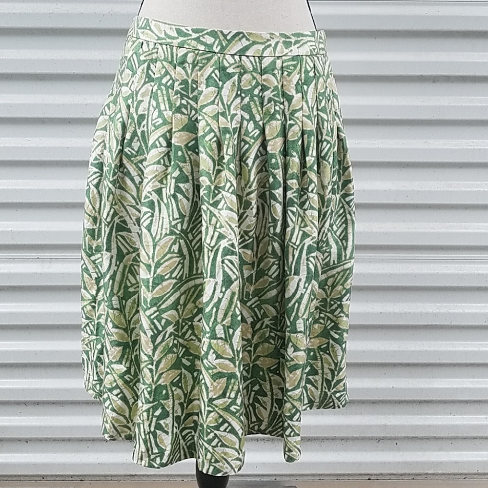 Madison Studio silk skirt size 4